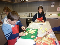 Moonah Primary students preparing soup